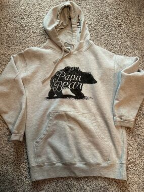 Papa Bear Graphic Hoodie - Heather Light Gray Pullover